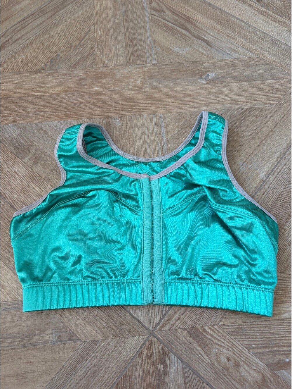 Enell Sport Hight Impact Bra Green Gray Size 3 Bust 41" - 45" Activewear Sporty